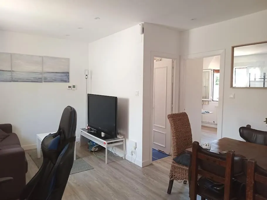 Апартаменты Preciosa Casa Bi-Familiar Al Lado De Donosti. Ирун