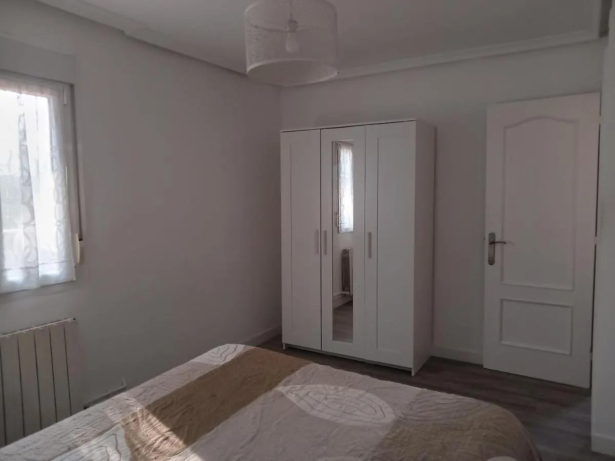 Апартаменты Preciosa Casa Bi-Familiar Al Lado De Donosti. Ирун